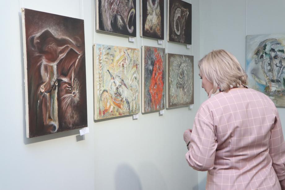 Живопись и иконопись: две необычные выставки открылись во Владивостоке