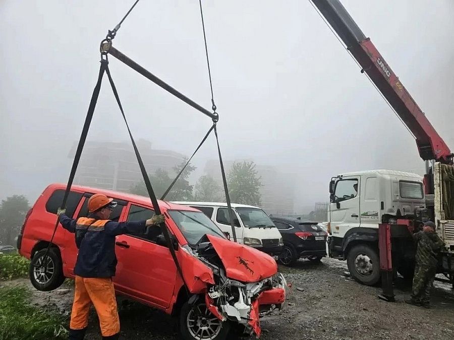 «Автохлам» массово вывозят с улиц Владивостока
