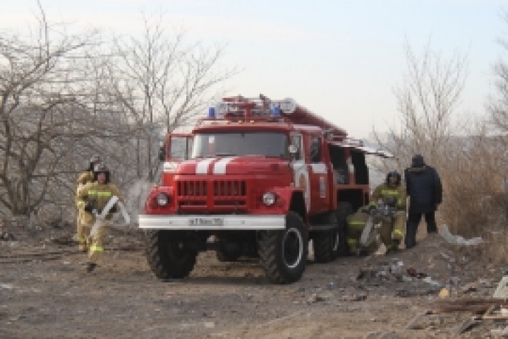 Фото: МЧС | Пожарные Владивостока ликвидировали возгорание в гараже на улице Острогорной