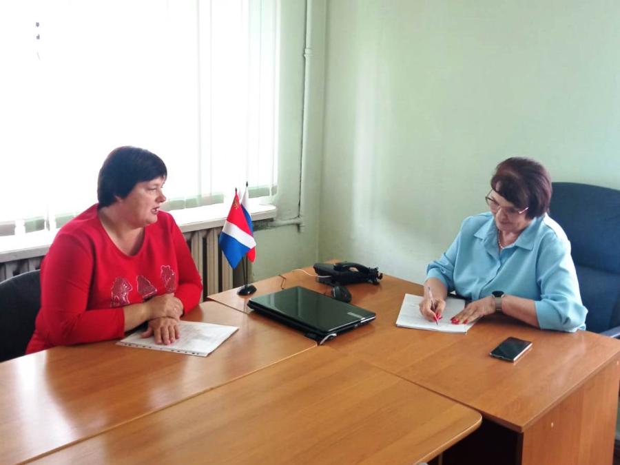 Приморский парламентарий провела прием граждан по вопросам материнства и детства