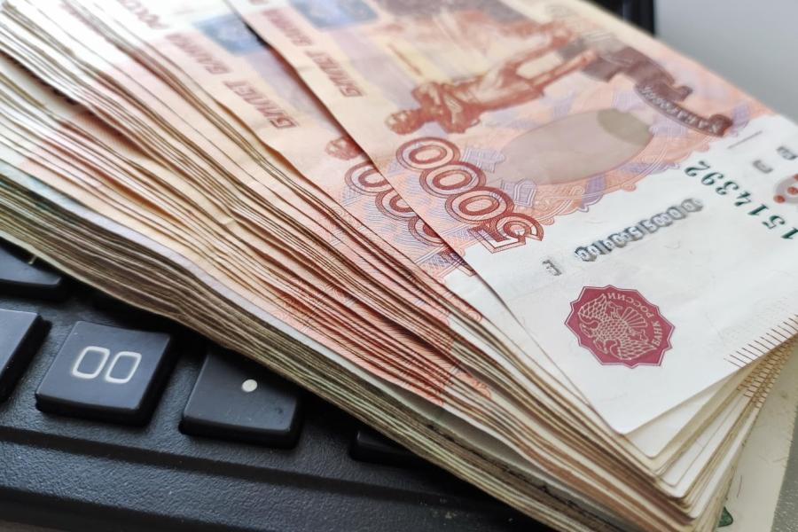 Фото: PRIMPRESS | По 100 000 рублей переведут на карту: кому 3 июня придет разовая выплата от государства