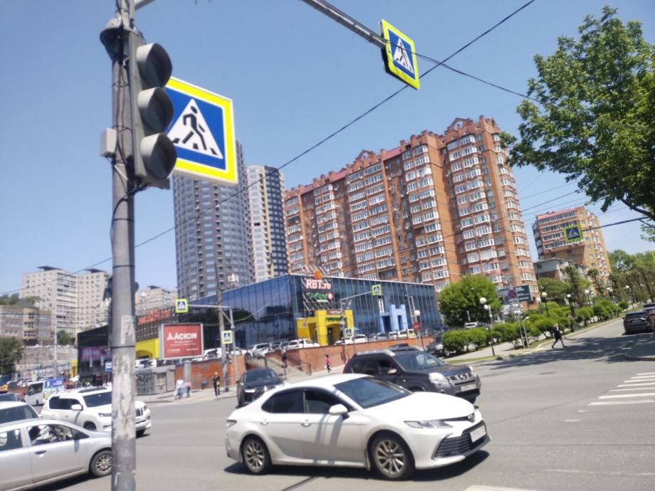 Крупный гипермаркет в центре Владивостока остался без света