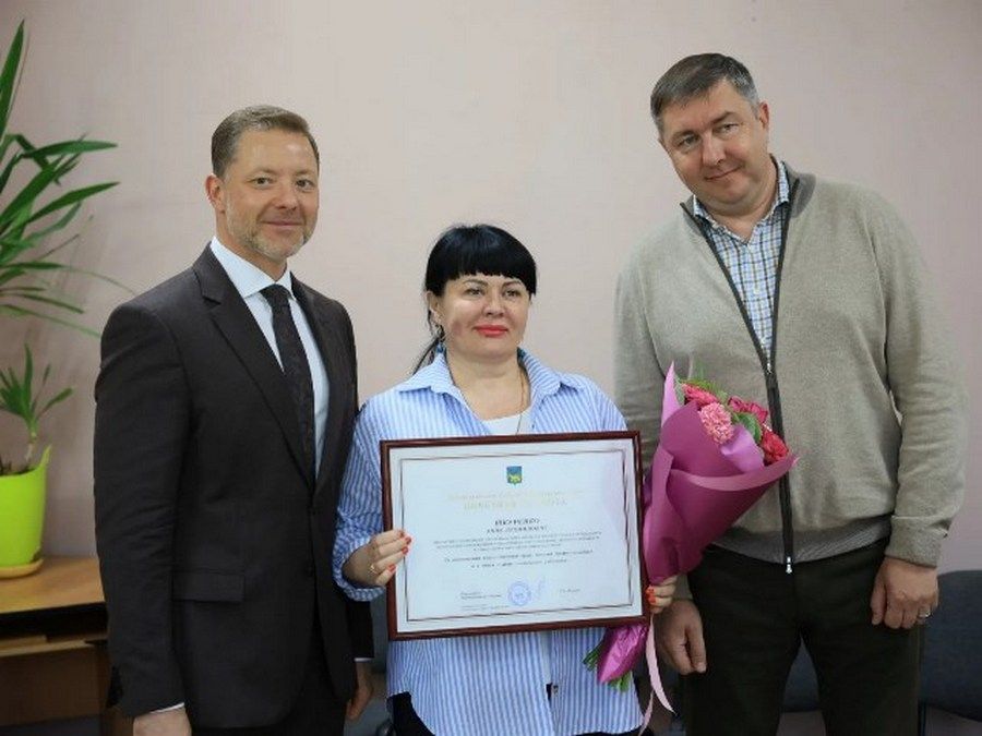 За каждой судьбой — чуткое сердце: Антон Волошко отметил заслуги соцработников Лесозаводска