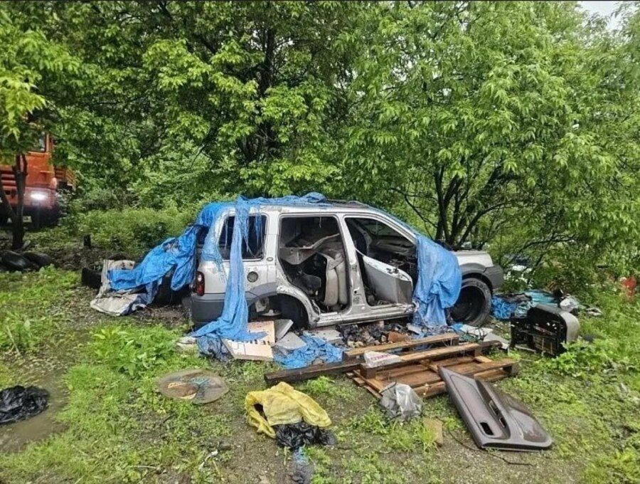 Брошенные автомобили массово убирают с улиц Владивостока