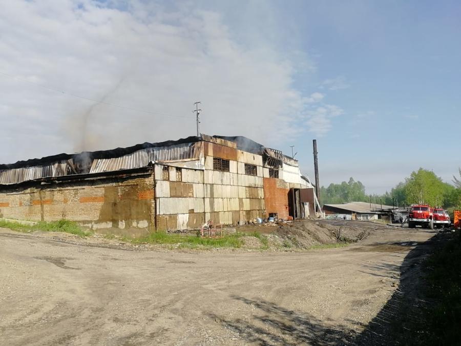 Пожар площадью свыше тысячи квадратных метров вспыхнул в Хабаровском крае