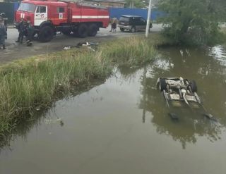 Машина ушла под воду: жуткая авария унесла жизнь молодого водителя в Приморье