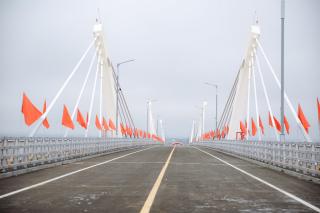 Фото: amurobl.ru | Первые тягачи из Амурской области отправились по автомобильному мосту в Китай