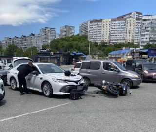 «Камрюшник» сбил мотоциклиста на многострадальном участке во Владивостоке