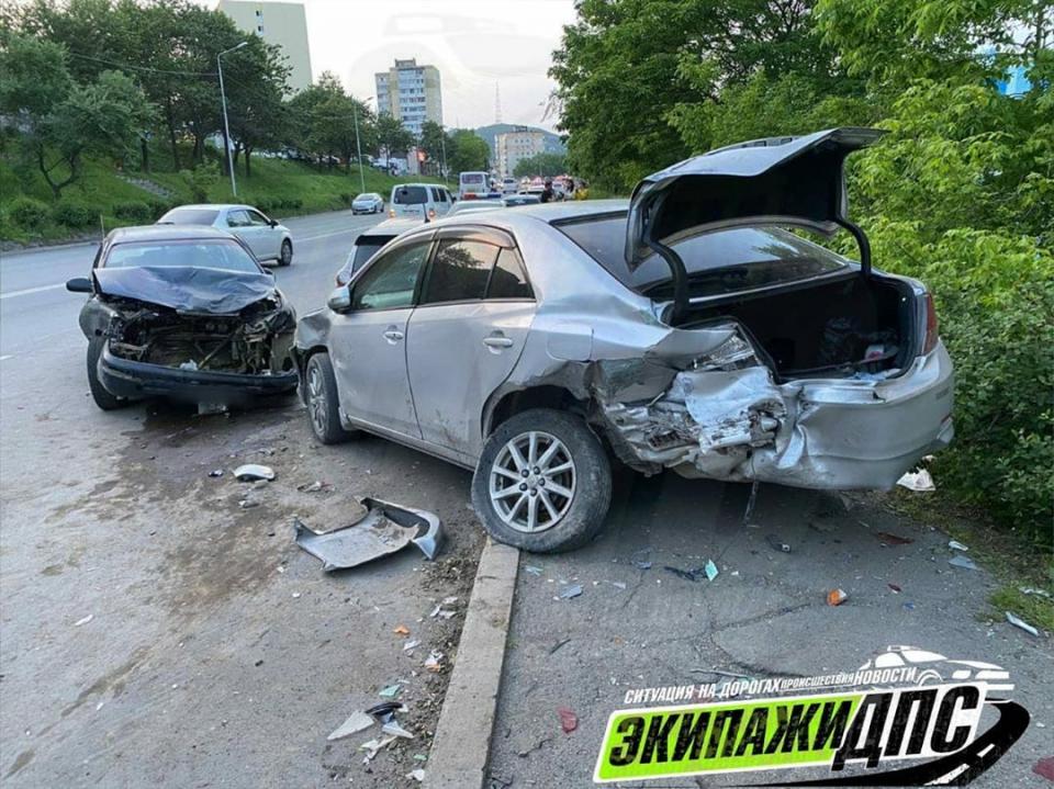 В ДТП во Владивостоке пострадали сразу несколько автомобилей