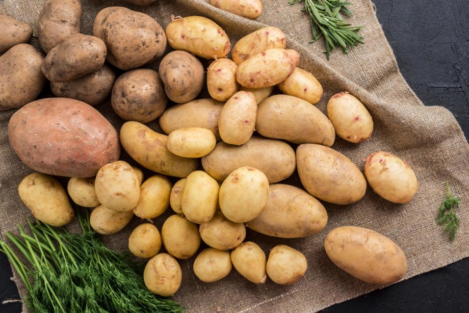 «Еще и не вкусная»: приморцев обескуражила стоимость картофеля на рынке