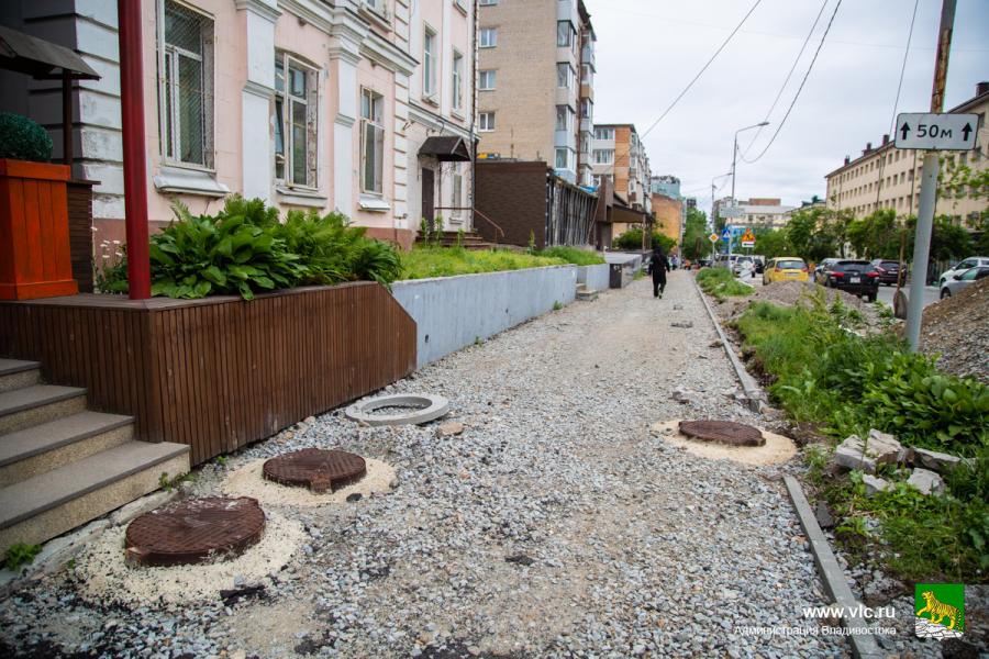 С опережением графика: во Владивостоке продолжается масштабный ремонт дорог