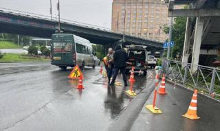 Во Владивостоке еще на одном участке появились ограждения для автомобилистов
