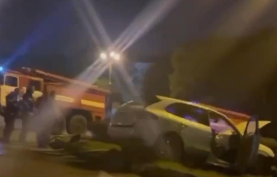 В Приморье вспыхнул Porsche Cayenne с водителем внутри