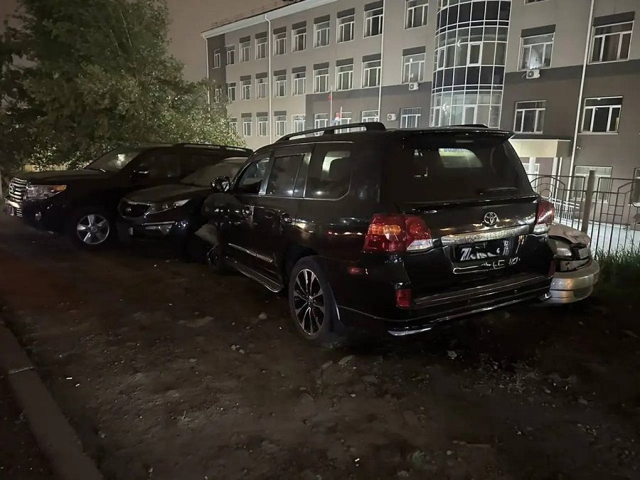 Двое в машине: полиция разбирается, кто сидел за рулём в момент аварии в Снеговой Пади