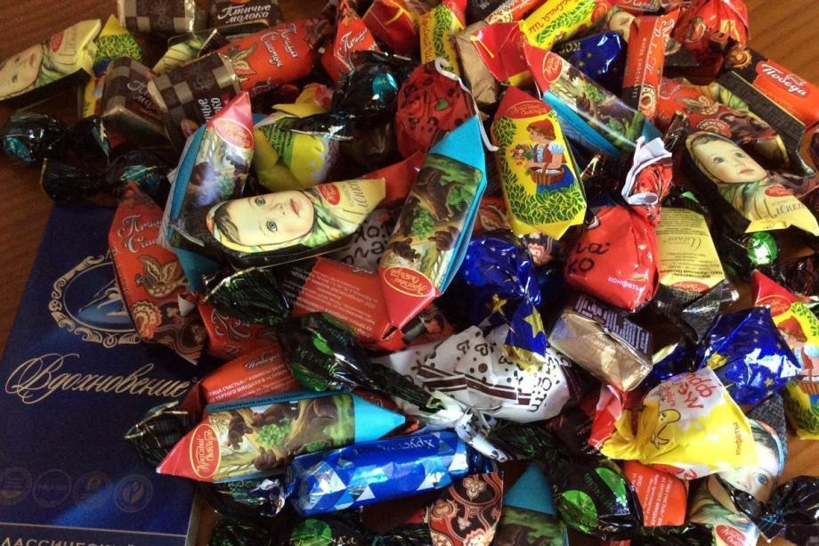 Не берите – они из пальмы: Роскачество назвало конфеты, которые лучше не покупать