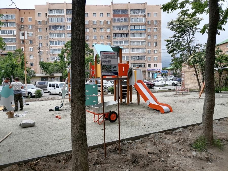 Придомовые дороги, детские и спортплощадки: во Владивостоке отремонтируют 47 дворов
