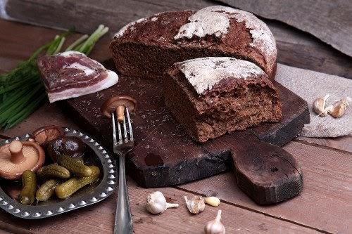 Фото: tablicakalorijnosti.ru | Черный хлеб: полезно или вредно