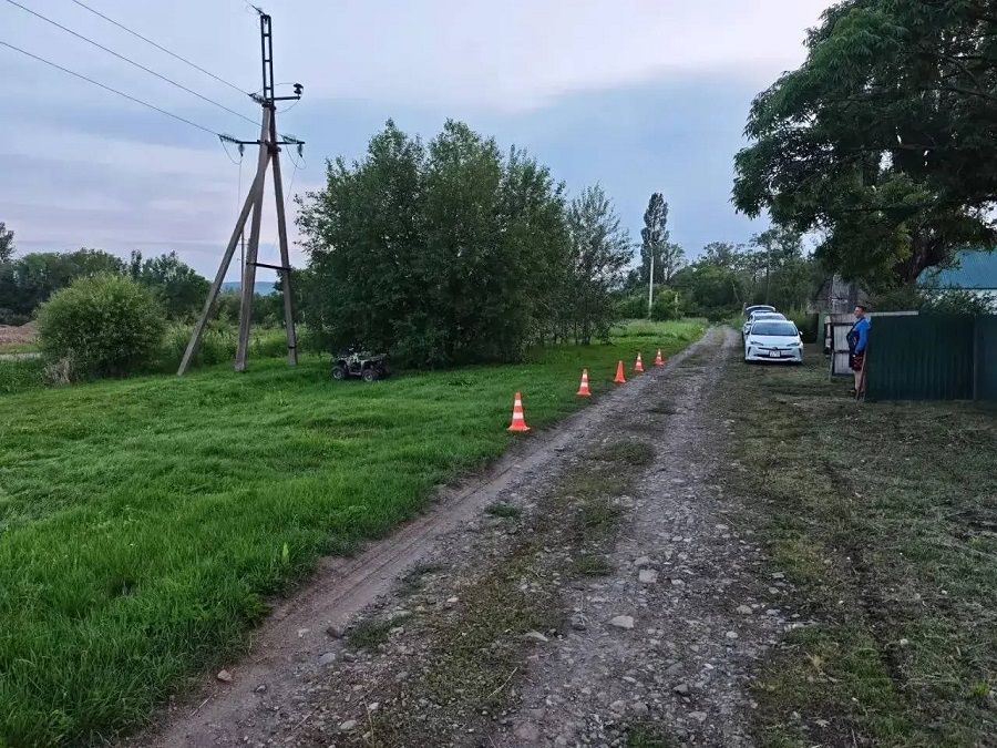 ДТП в приморском селе: юный байкер отправил в больницу шестилетнего брата