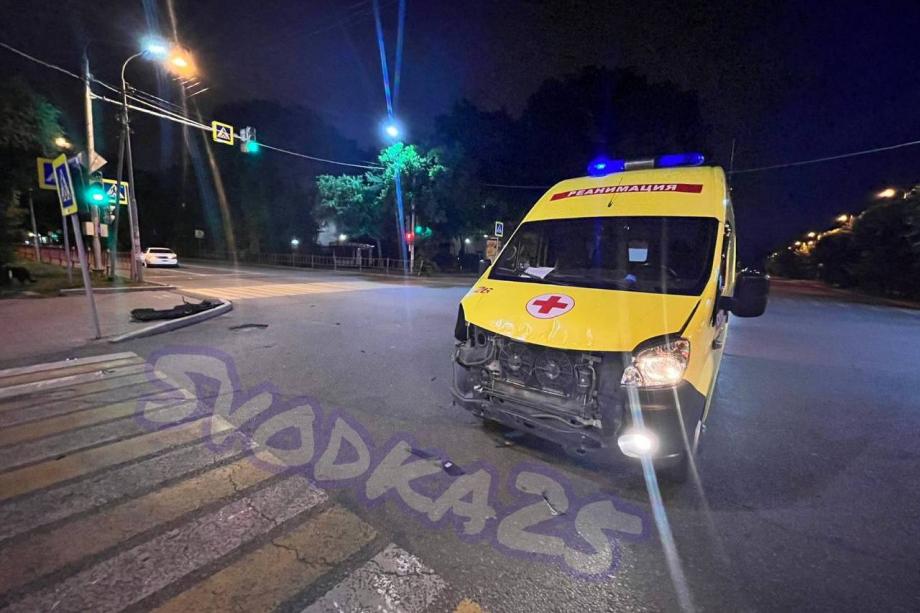 В соцсетях появилось видео аварии с участием скорой помощи в Приморье
