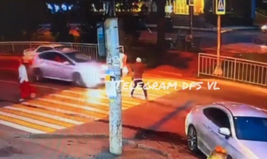 Полицейские Владивостока задержали водителя, умышленно сбившего пешехода на Второй речке