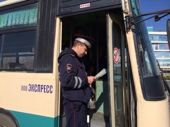 Фото: ОМВД России по городу Артему | Пассажирским автобусом во Владивостоке управлял водитель без прав