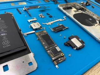 Китайский против американского: в России сравнили популярность гаджетов