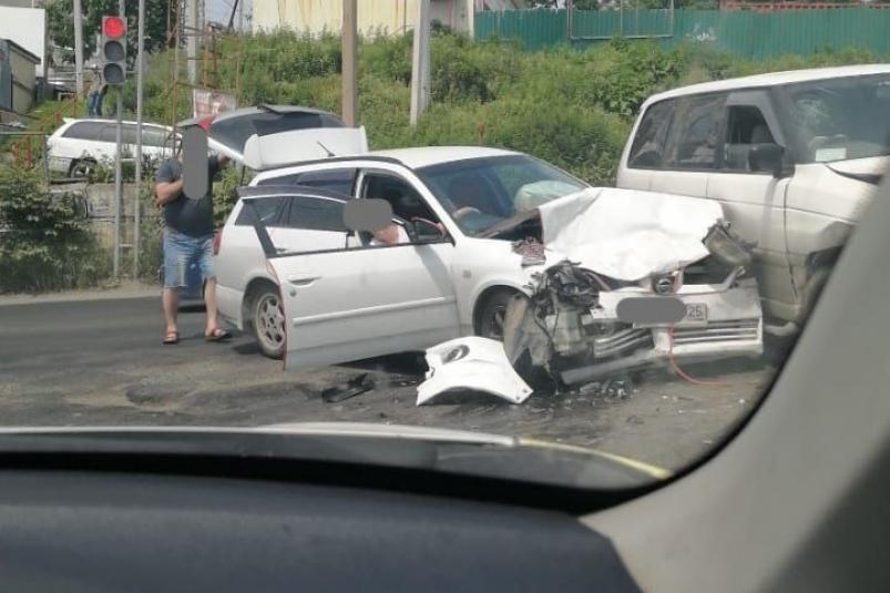 Фото: t.me/dpskontrol_125rus | Сплошное месиво: два серьезных ДТП затруднили проезд автомобилей