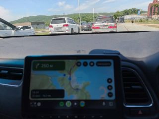 Горожане и гости Владивостока застряли в пробке в День города на тридцатиградусной жаре