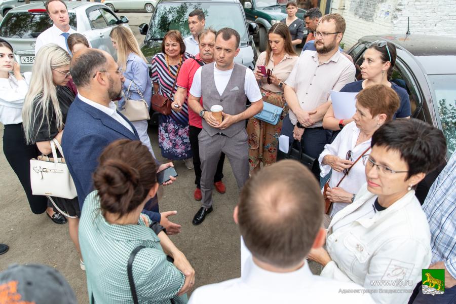 Фото: Максим Долбнин / vlc.ru | Глава города Владивостока встретился с жителями Первореченского района
