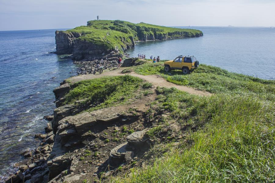 Во Владивостоке нелегальные перевозчики заманивают китайских туристов на морские прогулки