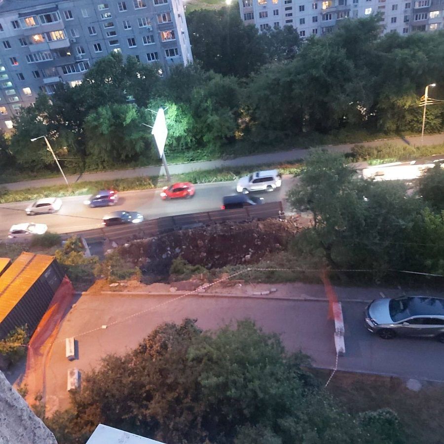 Обрушение склона у дома на Аллилуева: жильцы боятся за безопасность