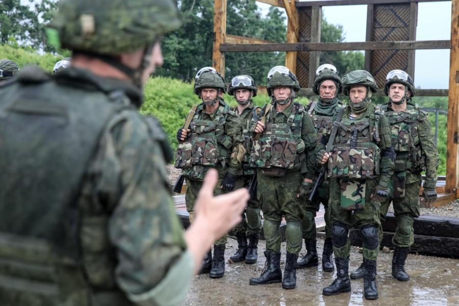 Фото: Игорь Новиков / primorsky.ru | Добровольцы принимают участие в военных сборах