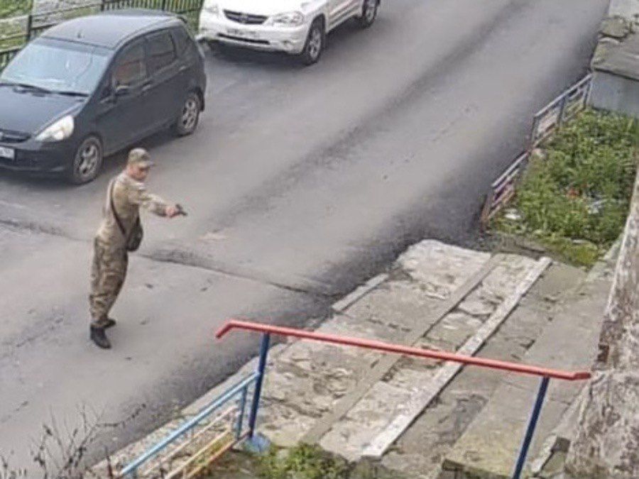Вооруженный мужчина устроил переполох во Владивостоке