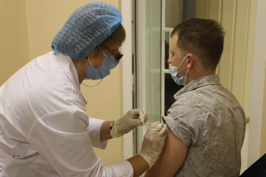 Во Владивостоке работают мобильные пункты вакцинации