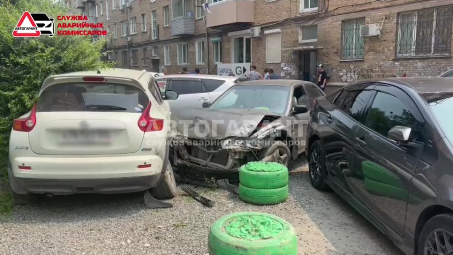 «Вызывайте полицию!»: пьяный автомобилист не на шутку напугал жителей Владивостока