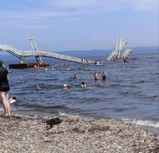 Обрушение пирса произошло в популярной бухте под Владивостоком