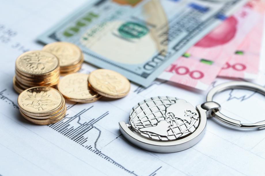 Россиянам рекомендуют хранить сбережения в валюте и золоте