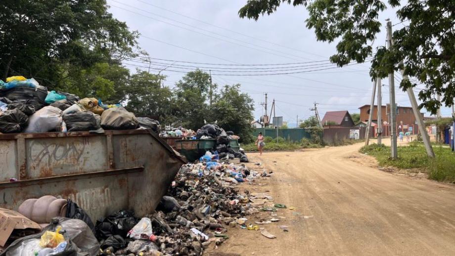Что приморцы думают о мусорном коллапсе в туристическом селе