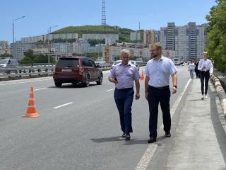 На Некрасовском путепроводе приступают к ремонту тротуара