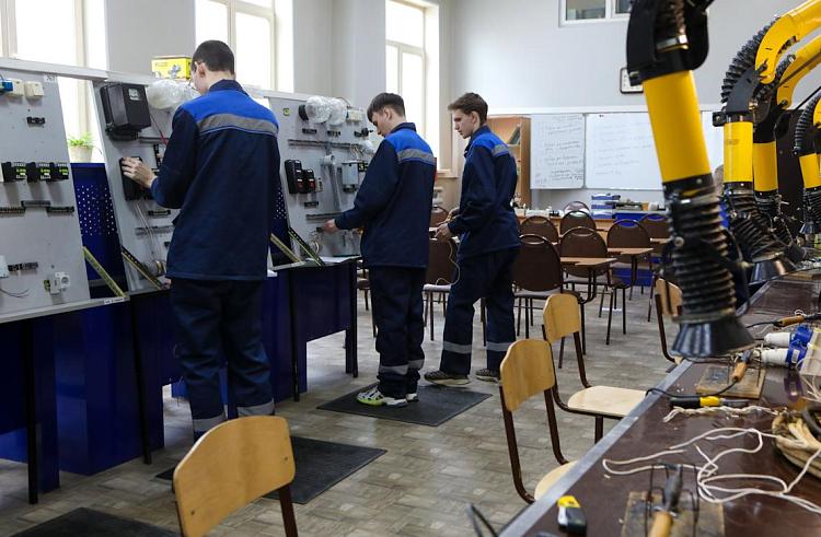Фото: primorsky.ru | Этим летом в Приморье трудоустроились более четырех тысяч подростков