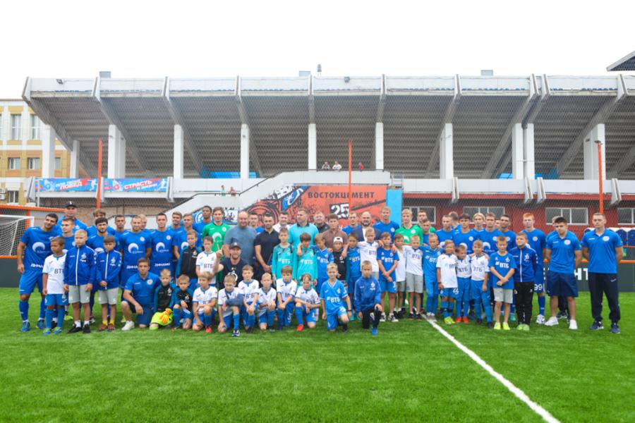 Фото: primorsky.ru | Во Владивостоке открылся центр уличного футбола «Динамо»