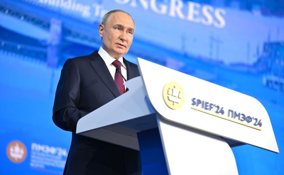 Путин приказал крупным госкорпорациям переехать на Дальний Восток