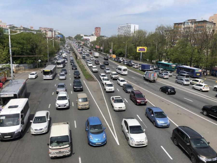 Фото: PRIMPRESS | Все колом: во Владивостоке нарастают вечерние пробки