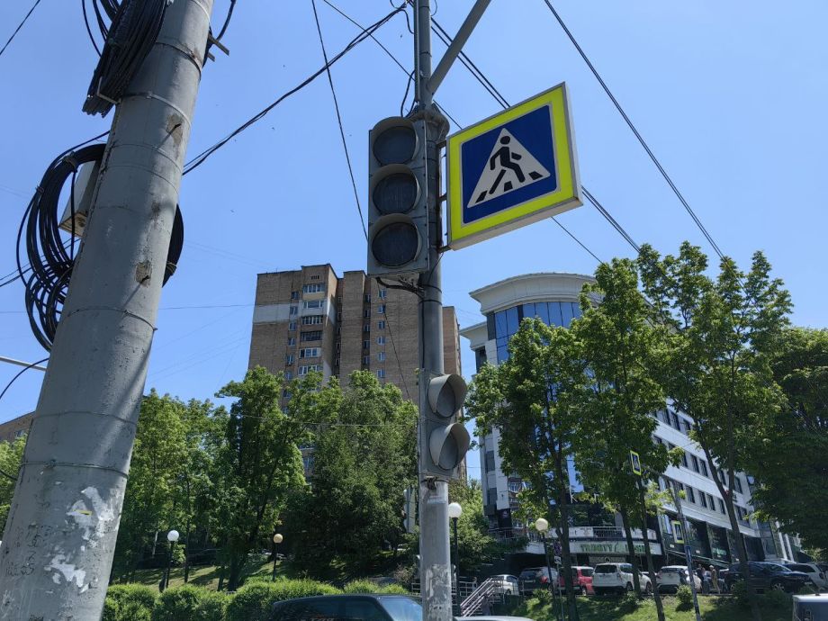 Авария на электросетях обесточила светофоры Владивостока