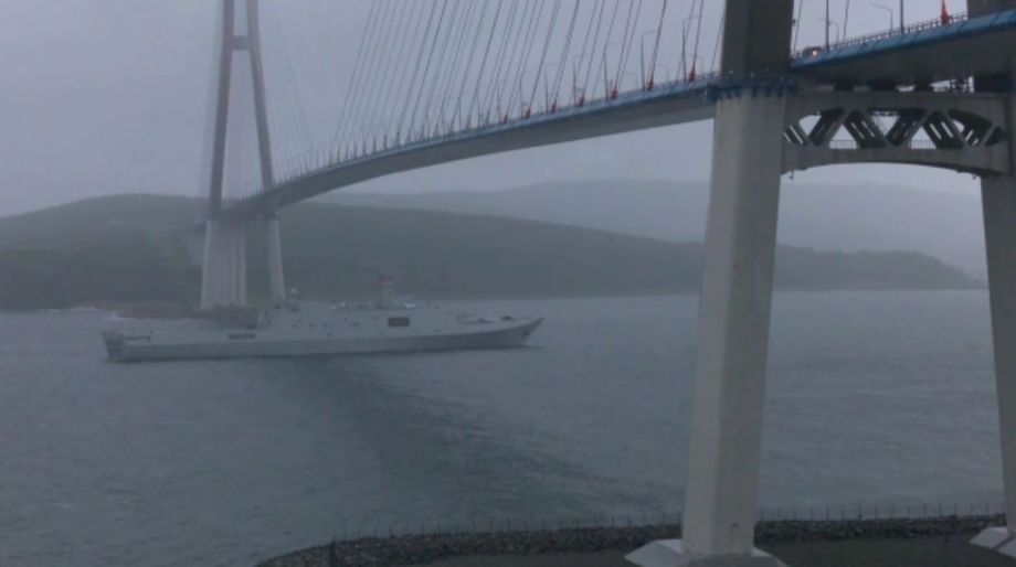 Военные корабли Китая зашли в акваторию Владивостока