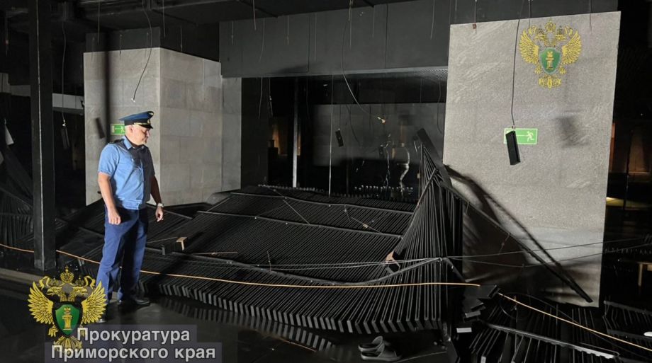 Из-за обрушения потолка в спа-комплексе Владивостока пострадали девять человек