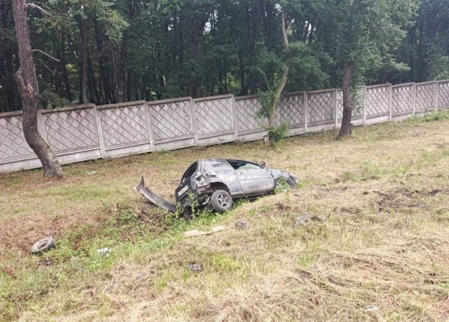 В Приморье малолитражка улетела в кювет из-за ДТП