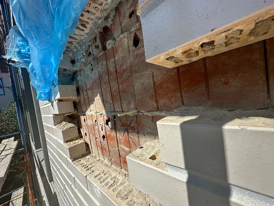 Раскрыта самая абсурдная «отмазка» застройщика-халтурщика: «Вы слишком много дышите»