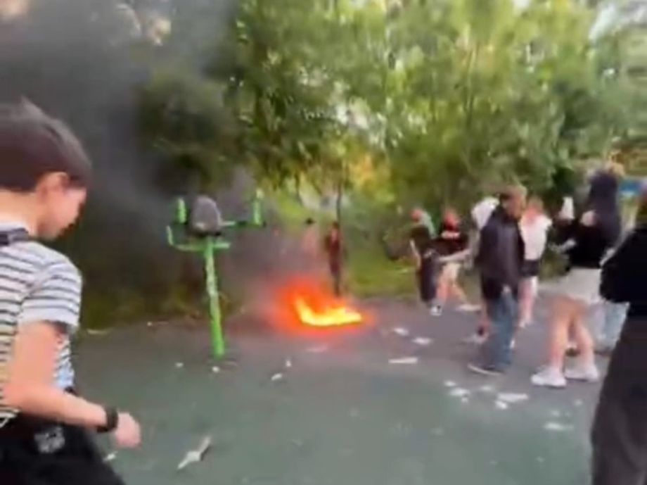 Опасные игры: Дети подожгли детскую площадку во Владивостоке