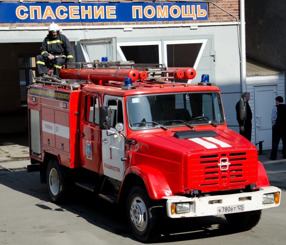 Фото: 25.mchs.gov.ru | Пожарные ликвидировали возгорание в одной из школ Приморья